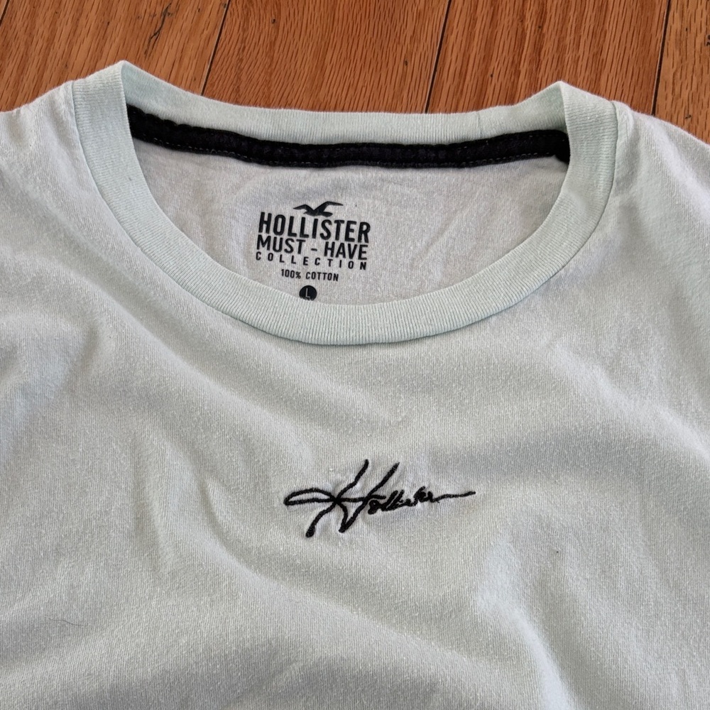 ☘️ Hollister Men's Mint Green Short Sleeve Tee